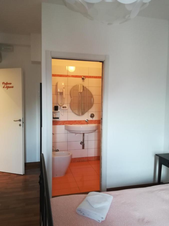 Zenzero & Cannella Boutique Rooms Триест Екстериор снимка